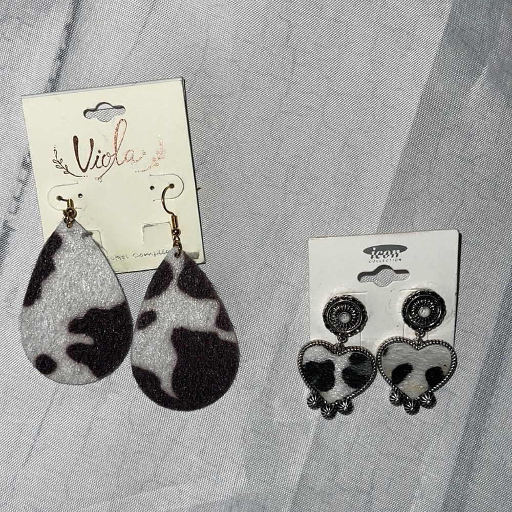 3️⃣$20! 2 PAIR OF COW PRINT EARRINGS